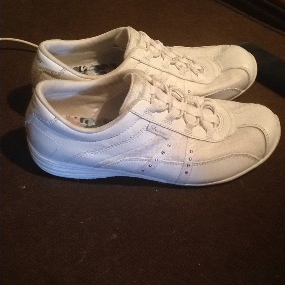 Sketchers air cooled memory foam sneakers